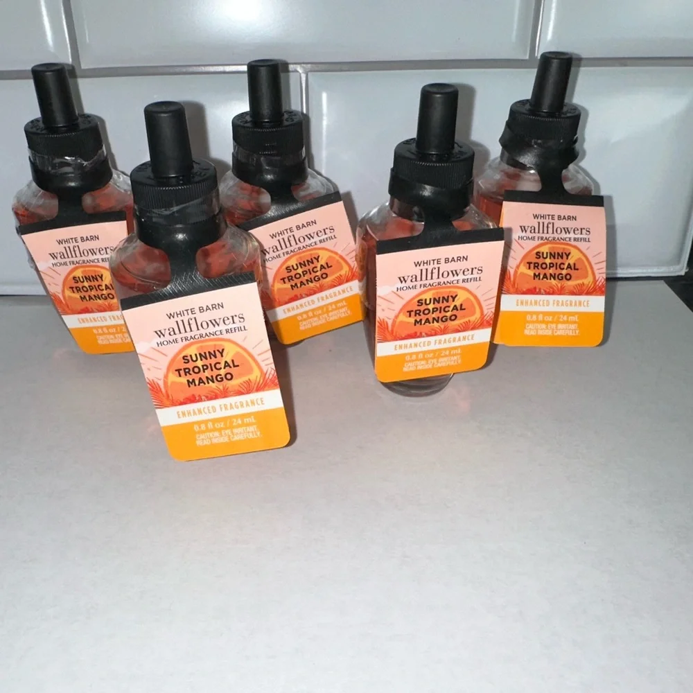 4 Sunny Tropical Mango Wallflower Refills - Picture 2 of 3